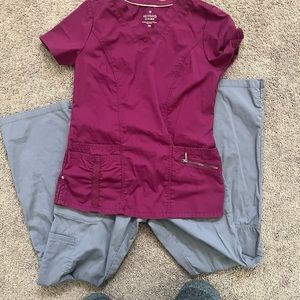 Beyond scrubs set in xs